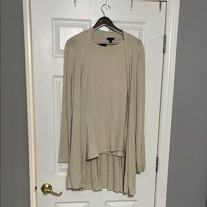J Jill Everwear Size M Beige Cardigan and Tank Top Set